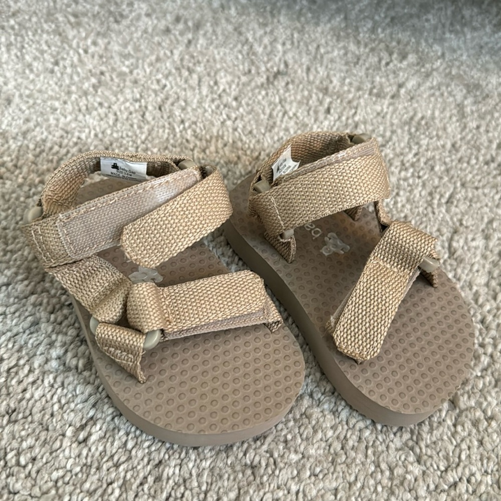 Baby gap sandals